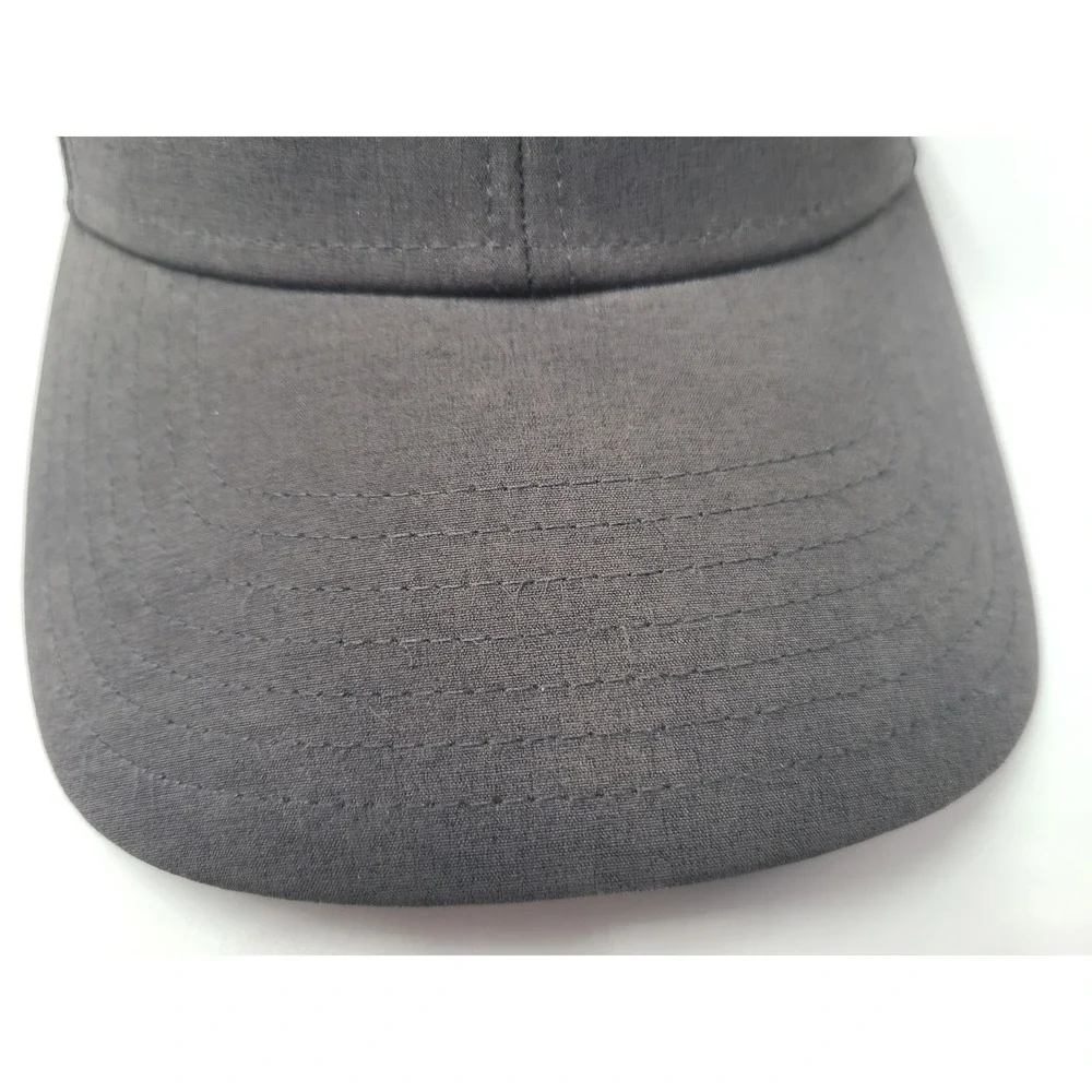 TaylorMade Golf Adjustable‎ Hat Cap Polyester Blend Casual Men Women Gray White